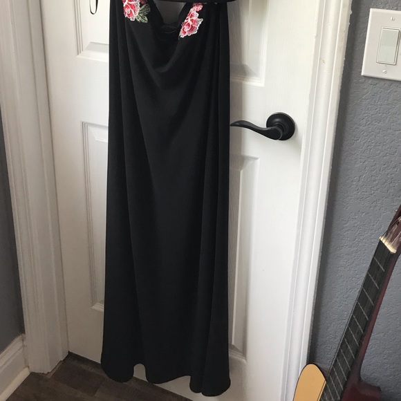 Old prom dress - Picture 2 of 3